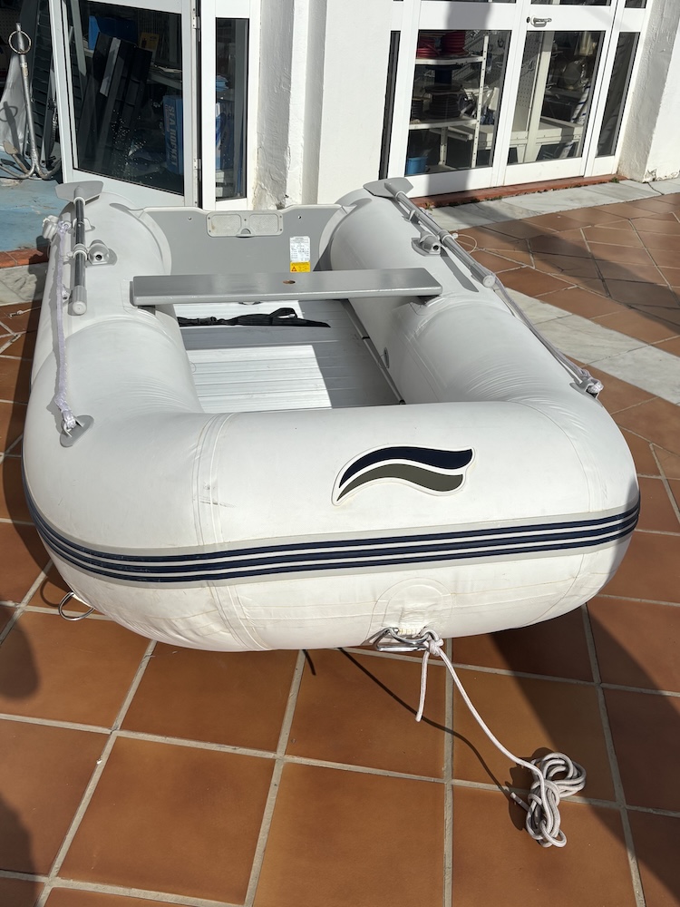 Neumática de 3,10 m con suelo de aluminio y quilla inflable